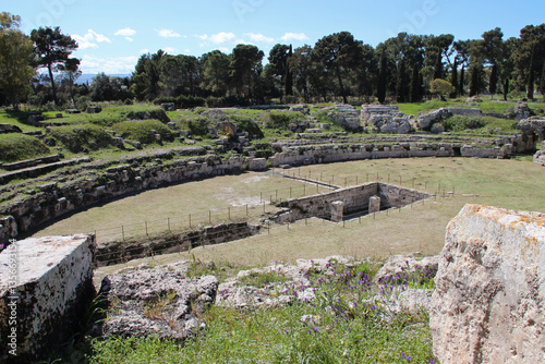 Obraz na płótnie ruined ancient amphitheatre in syracuse in sicily in italy w salonie