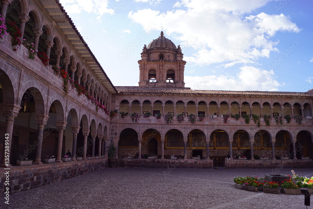 Fototapeta premium The old historic city center of Cusco with colonial monestaries and Inca temples, Peru
