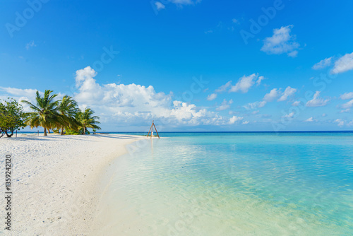 Fototapeta Naklejka Na Ścianę i Meble -  Beautiful maldives tropical island - Panorama