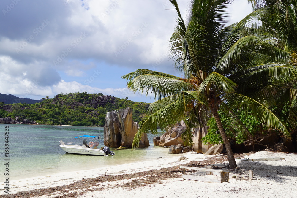 Obraz premium Anse Lazio and stunning paradise landscapes on Curieuse Island in the Seychelles, Africa