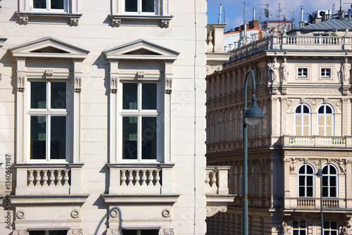 Obraz na płótnie Beautiful classic architectural details on the streets of Vienna, Austria. w salonie