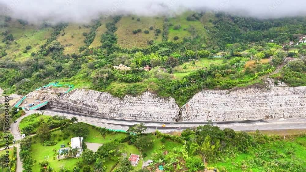 Video aéreo realizado con drone sobre la nueva vía que pertenece a la 
