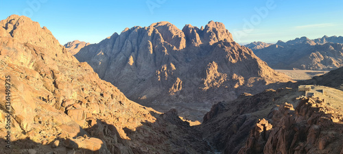 фотографія blue sky over mount sinai