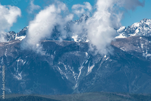 Fototapeta Naklejka Na Ścianę i Meble -  Tatra peaks covered in fog