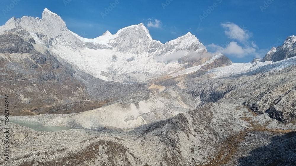 Fototapeta premium Panoramic View of Pisco Mountain with Glacier and Glacial Lake, Cordillera Blanca, Peru