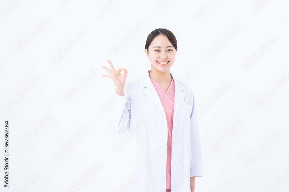 研修医の若い女性 研修医の若い女性