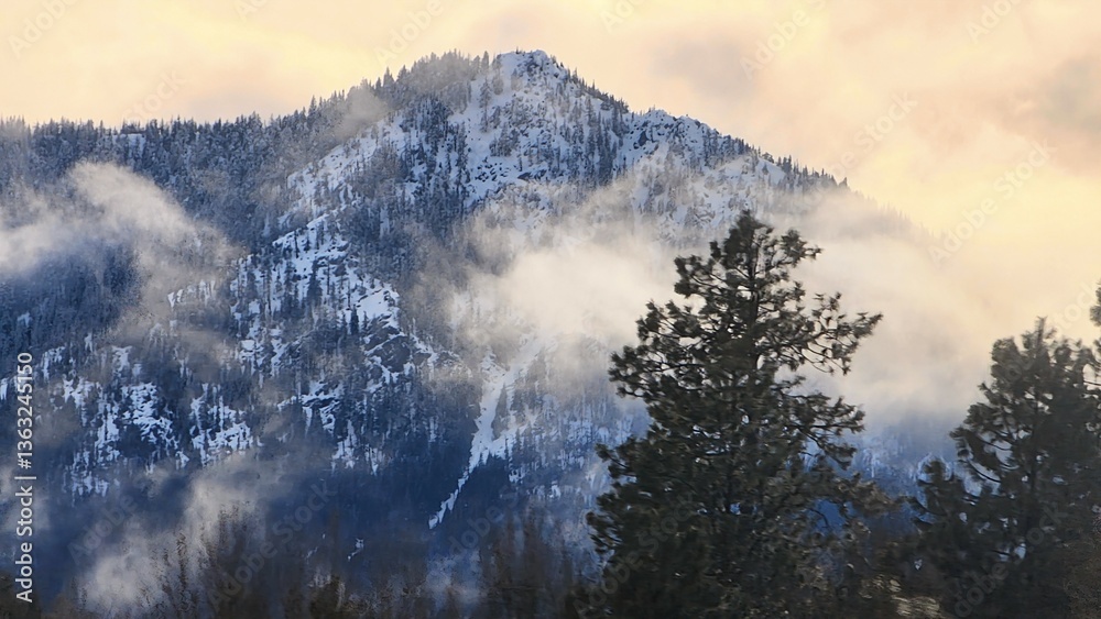 Obraz premium Mountain Skyline