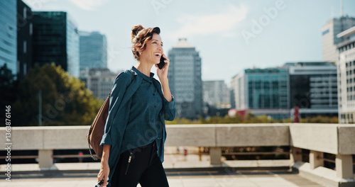 Fotografía Travel, laugh and woman with phone call in city, commute and real estate agent with negotiation
