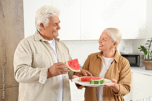 Mature couple with cut wate...