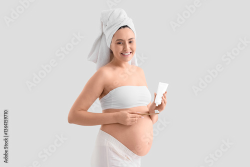 Pregnant woman with tooth b...