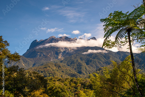 東南アジア最高峰　キナバル山