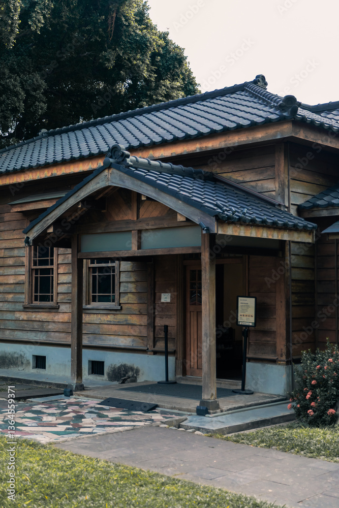 Fototapeta premium old wooden house 