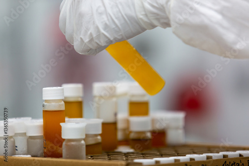 Fotografía Distillation of THC Derivatives