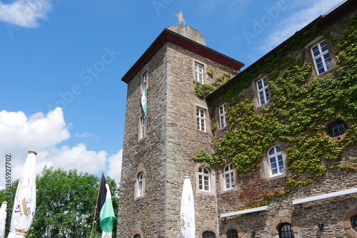 Obraz na płótnie Burgturm bei Attendorn w salonie
