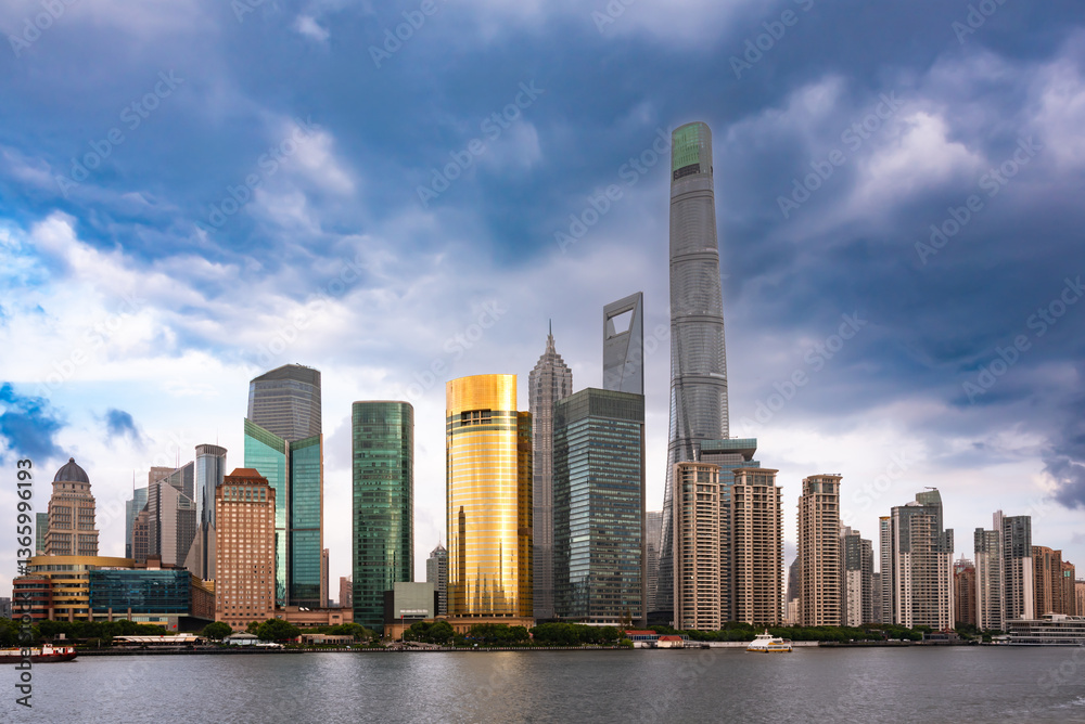 Fototapeta premium Shanghai city skyline with modern buildings, China