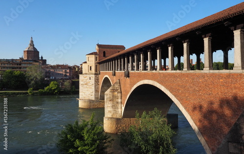 Canvastavla The Ponte Coperto of Pavia over the river Ticino