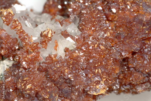 Fotografía Mineral Orpiment, Orpiment crystals on baryte crystals, Quiruvilca mine, Libertad Dept