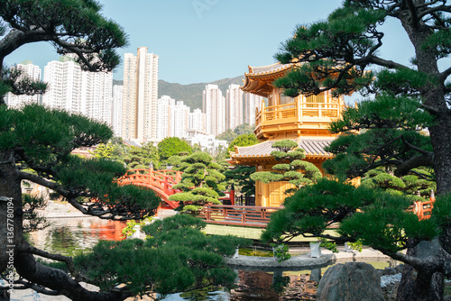Obraz na płótnie Nan Lian Garden golden pavilion in Hong Kong w salonie