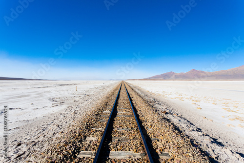 Obraz na płótnie Train tracks on Bolivian salar w salonie