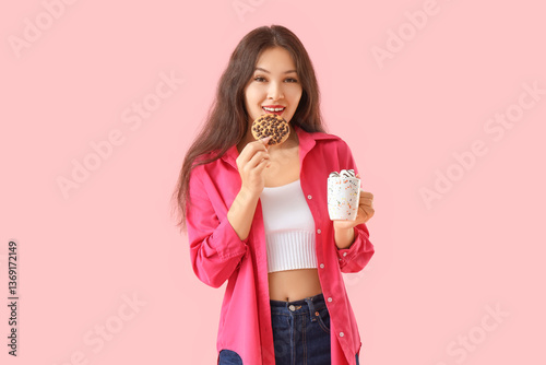 Young woman enjoying chocol...