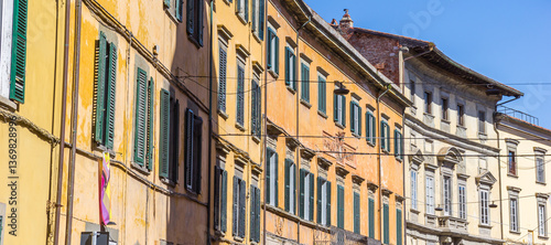 Obraz na płótnie Panorama of colorful historic houses in Pisa, Italy w salonie