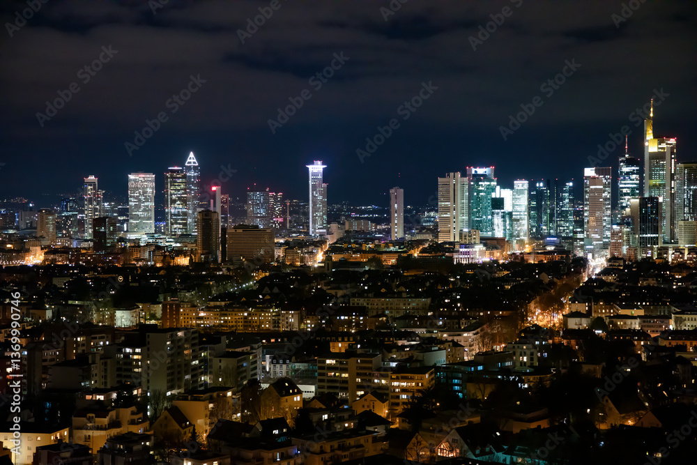 Fototapeta premium Blick auf Frankfurt am Main im Abendlicht