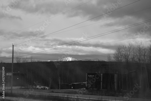 Obraz na płótnie Mont Singer 28 Mars 2025 - N&B w salonie