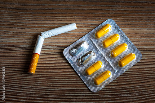 Obraz na płótnie Pills and Cigarette on the Table w salonie