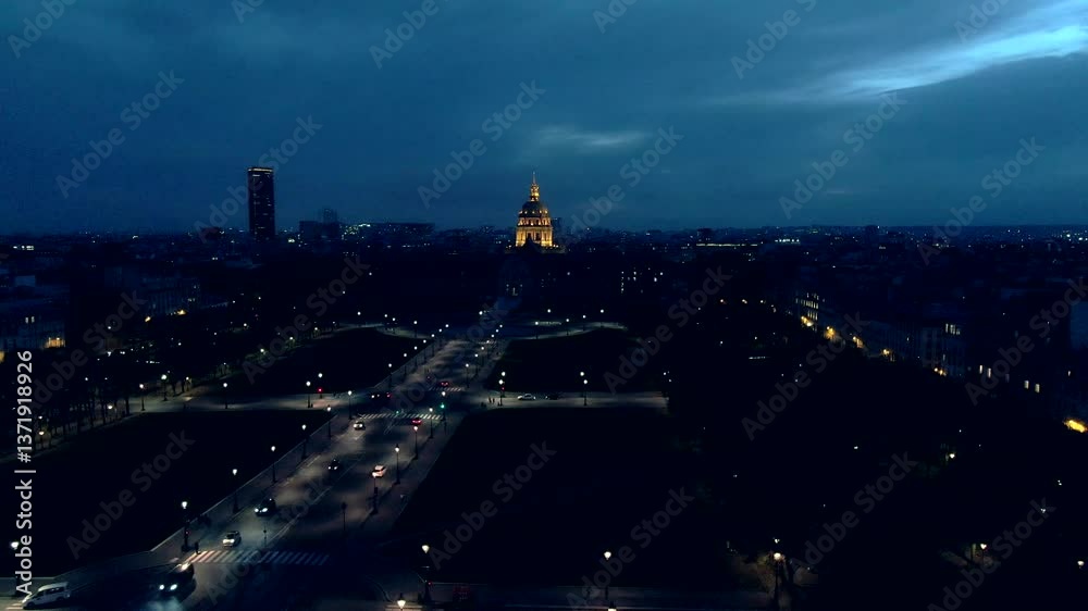 Prise de vue aérienne par drone Hôtel des Invalides, Paris, de nuit
