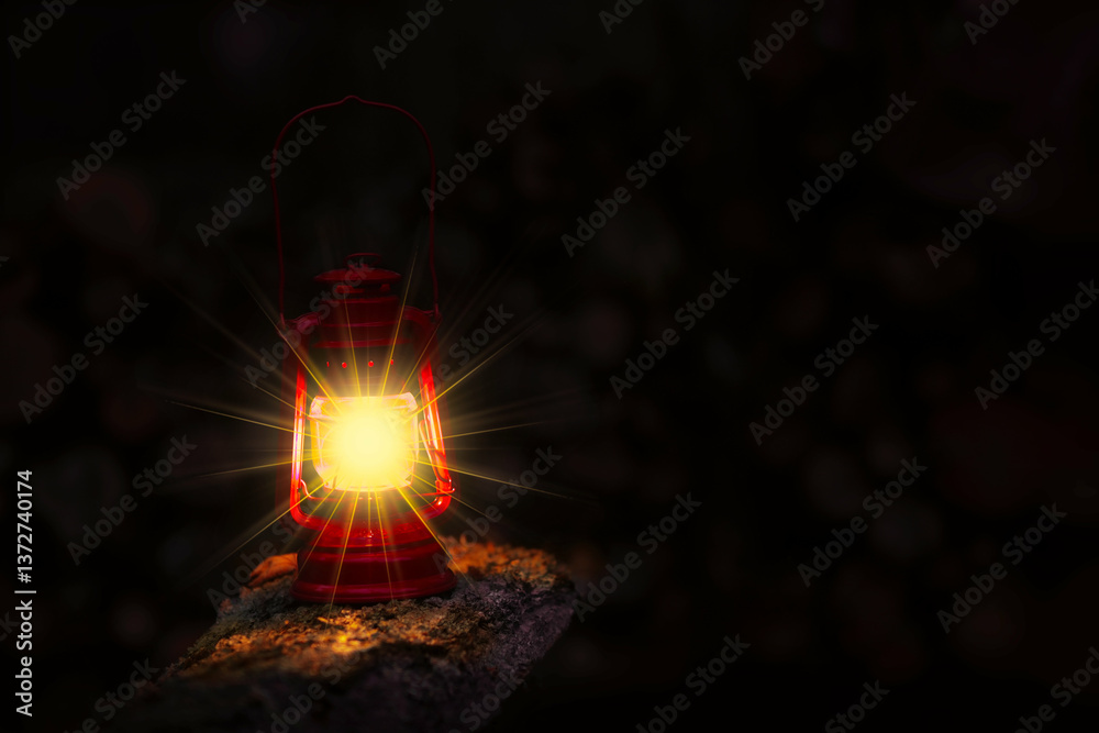 Poster, Print Eine rote Laterne verbreitet warmes, romantisches Licht, 40x26.7 cm