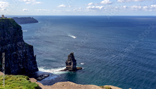 Obraz na płótnie Cliffs of Moher in Ireland w salonie