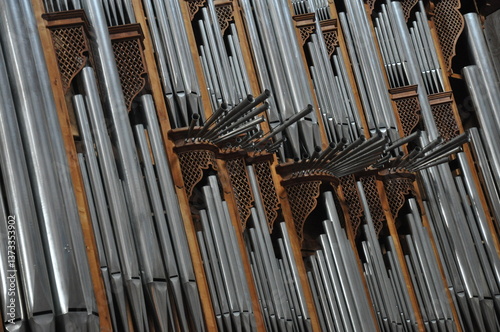 pipe organ photo
