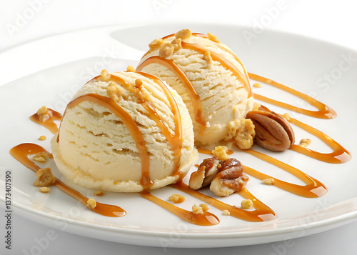 Vanilla ice cream scoops with pecans and caramel sauce on white plate – Helado de vainilla con nueces y salsa de caramelo sobre plato blanco moderno