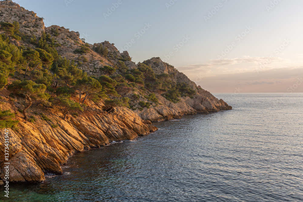 Fototapeta premium Sunset along the coast of the Mediterranean Sea 