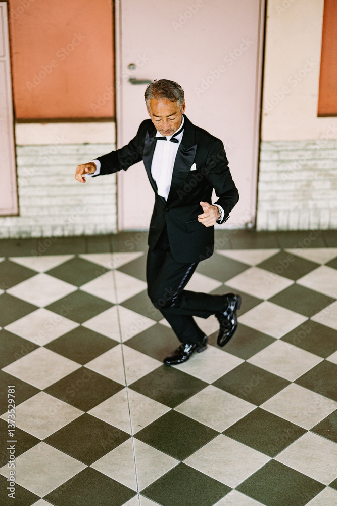 タップダンスを踊る男性