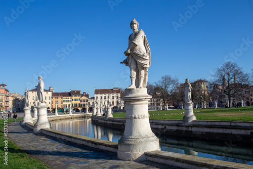 Tableau sur toile padua  is a historic city in the Veneto region of northern Italy
