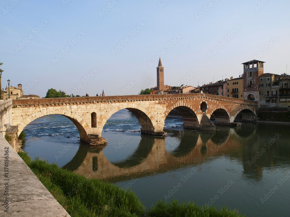 Fototapeta premium Verona, Castelvecchio und Ponte Scaligero, Italien