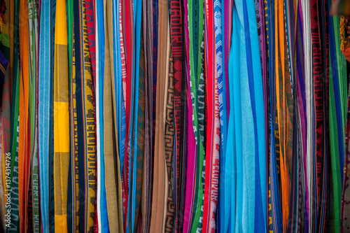 ECUADOR TESSUTI COLORATI photo