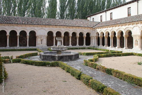 Obraz na płótnie royal monastery (santa maria la real de las huelgas) near burgos in spain w salonie