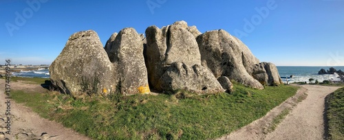 Obraz na płótnie la promenade au long de la côte à Lesconil en Bretagne Cornouaille Finistère France w salonie