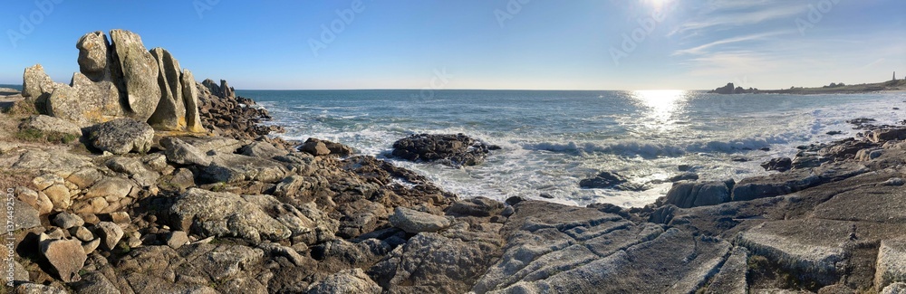 la promenade au long de la côte à Lesconil en Bretagne Cornouaille Finistère France la promenade au long de la côte à Lesconil en Bretagne Cornouaille Finistère France