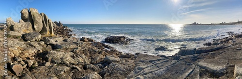 Obraz na płótnie la promenade au long de la côte à Lesconil en Bretagne Cornouaille Finistère France w salonie