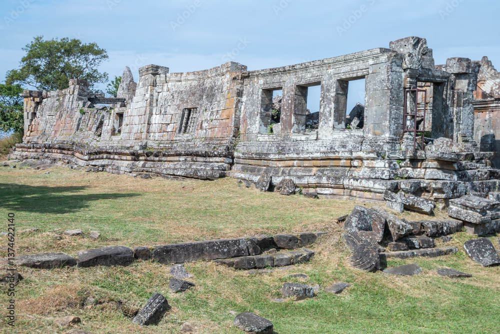 Fototapeta premium Preahvihear Temple, Angkor Wat, ancient temples, Khmer civilization, Cambodia