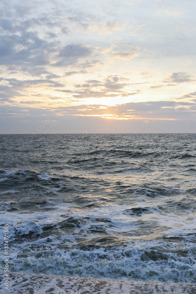 Obraz premium Sun over the Black Sea