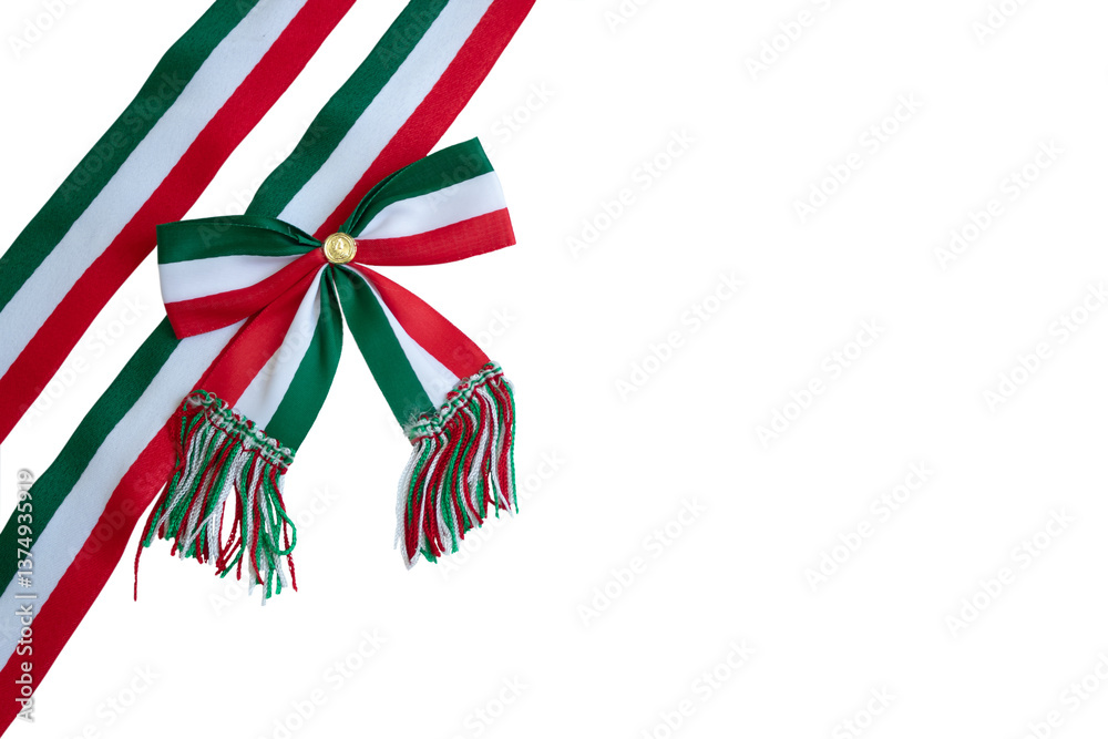 Cintas verdes, blancas y rojas con un lazo sobre fondo negro para celebrar el Día de la Independencia mexicana. Adorno para fiesta mexicana. Formato PNG, fondo transparente Cintas verdes, blancas y rojas con un lazo sobre fondo negro para celebrar el Día de la Independencia mexicana. Adorno para fiesta mexicana. Formato PNG, fondo transparente