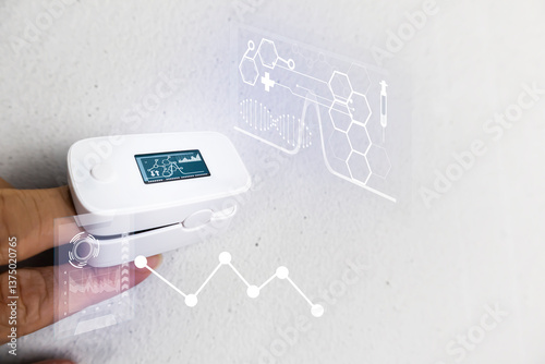 Foto Digital fingertip oxygen meter, measures heart rate, measures blood oxygen satur