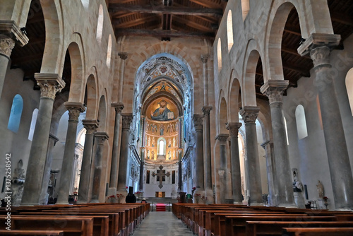 Obraz na płótnie
Cefalù, il Duomo o basilica cattedrale della Trasfigurazione, Palermo, Sicilia w salonie