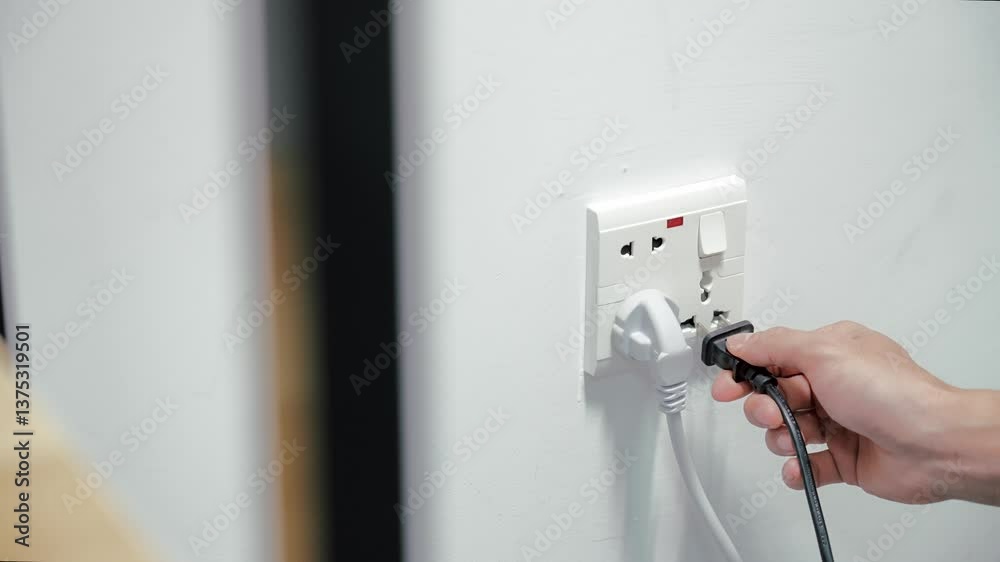 4k Video Individually Switched Wall Outlet Panel Installation and Usage Guide