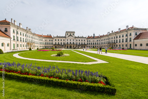 Schloss Esterhazy (Schloss Fertoed), UNESCO Weltkulturerbe, Unga