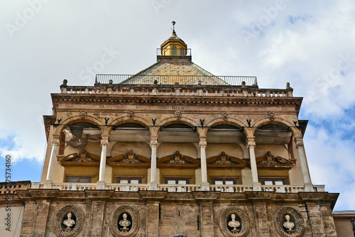 Palermo, Porta nuova al palazzo dei Normanni - Sicilia photo